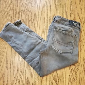 American Eagle Outfitters gray jeggings crop. Size 4.
